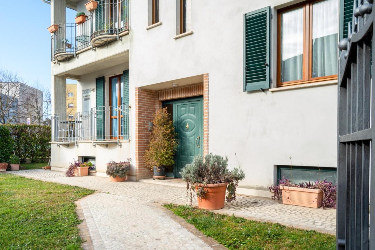 Casa Del Giardino Bright Apartment บัสตียาอุมบรา ภายนอก รูปภาพ