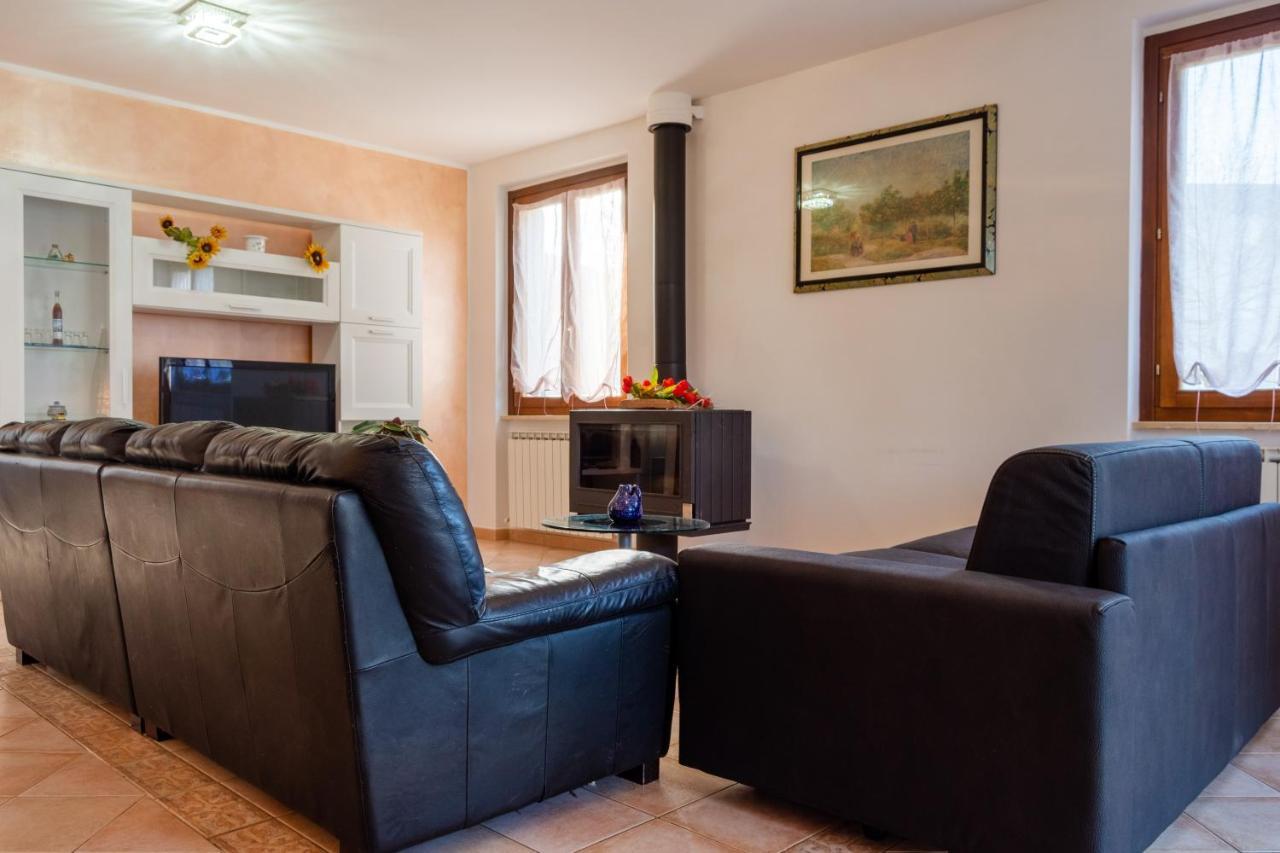 Casa Del Giardino Bright Apartment บัสตียาอุมบรา ภายนอก รูปภาพ