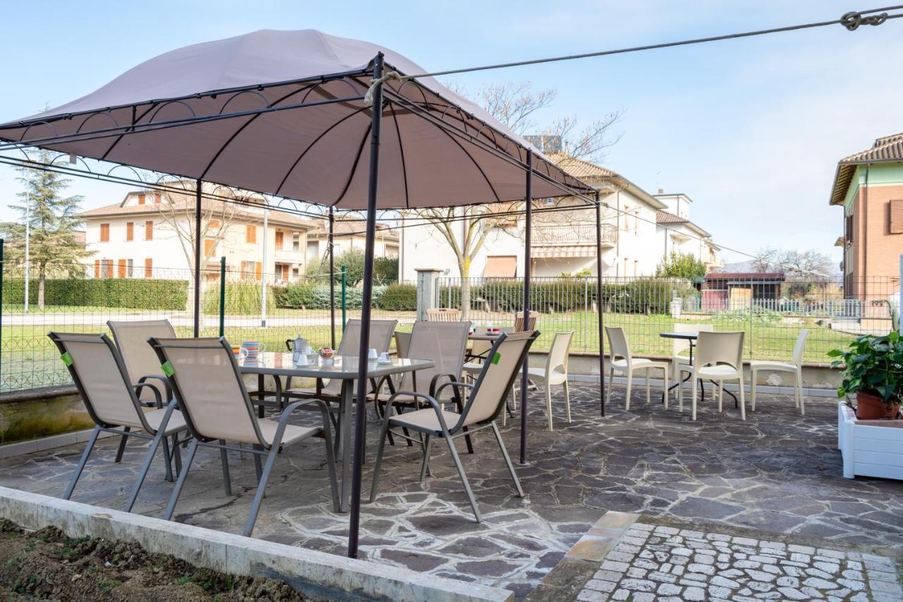 Casa Del Giardino Bright Apartment บัสตียาอุมบรา ภายนอก รูปภาพ