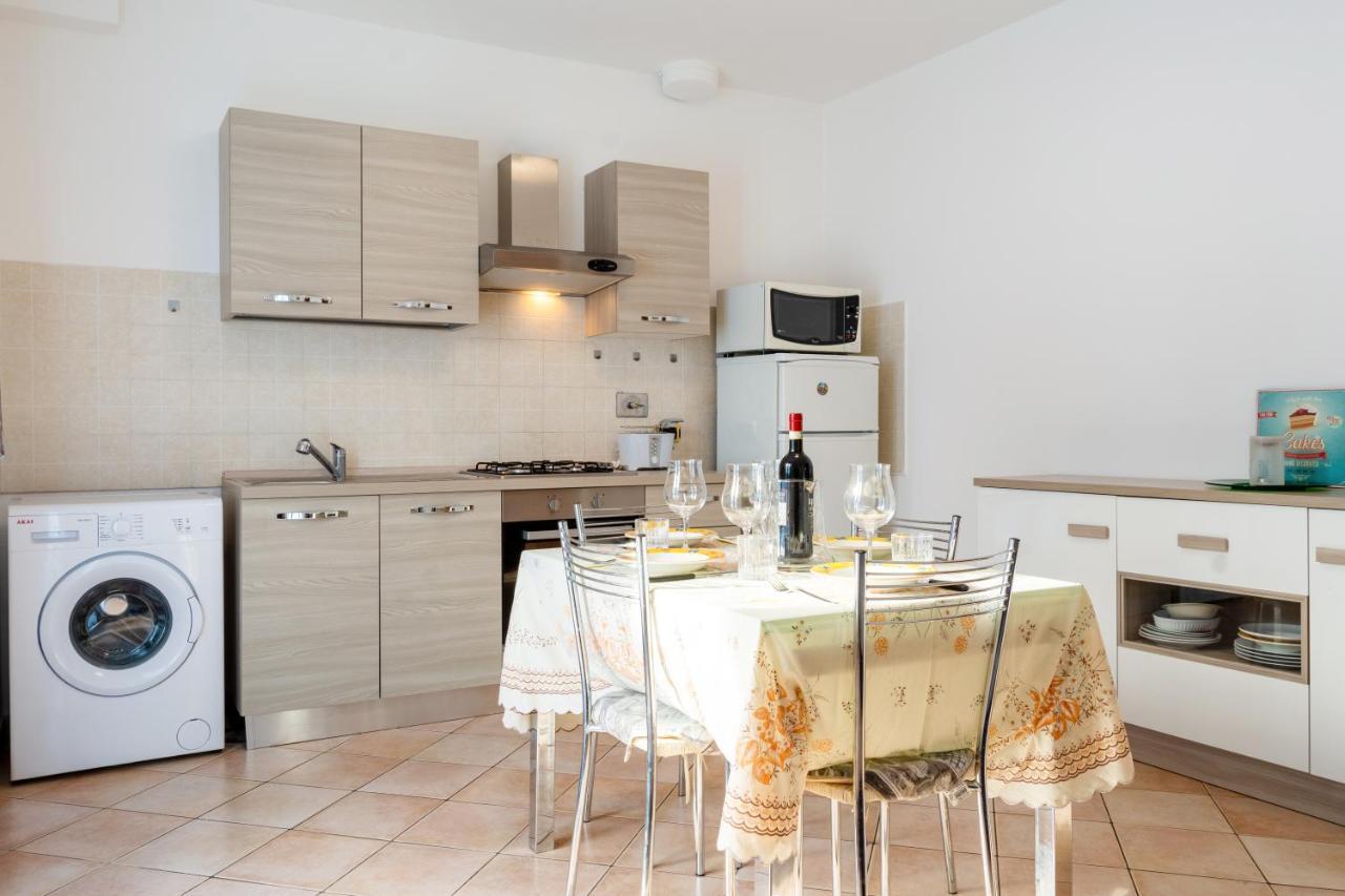 Casa Del Giardino Bright Apartment บัสตียาอุมบรา ภายนอก รูปภาพ